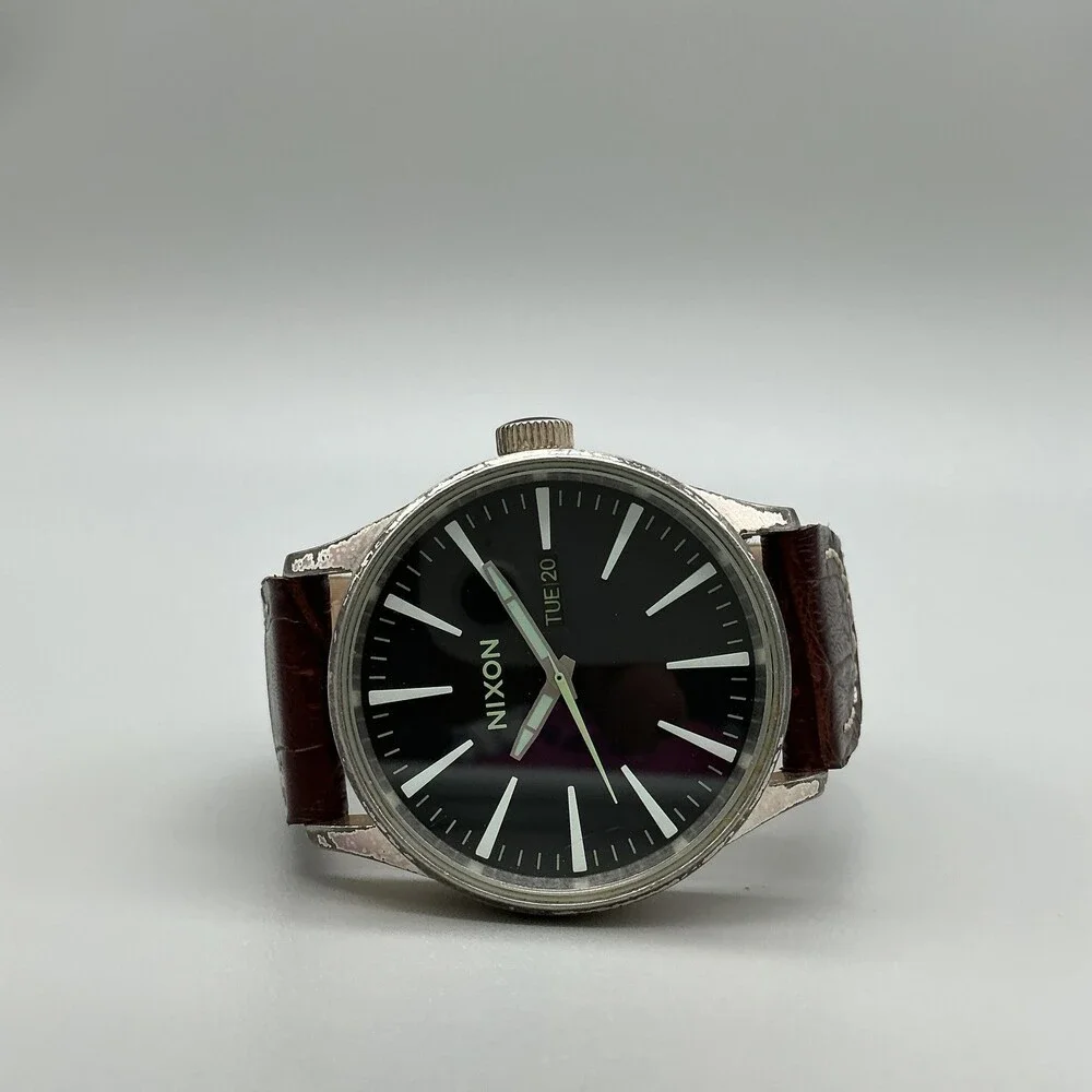 Nixon Sentry Mens Watch 42mm Black Dial Stainless Leather Day Date New Battery
